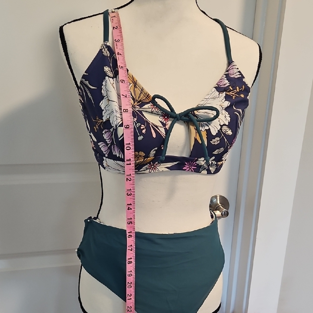 Cupshe Navy Floral Bikini with Gold and White Accents - Picture 3 of 12